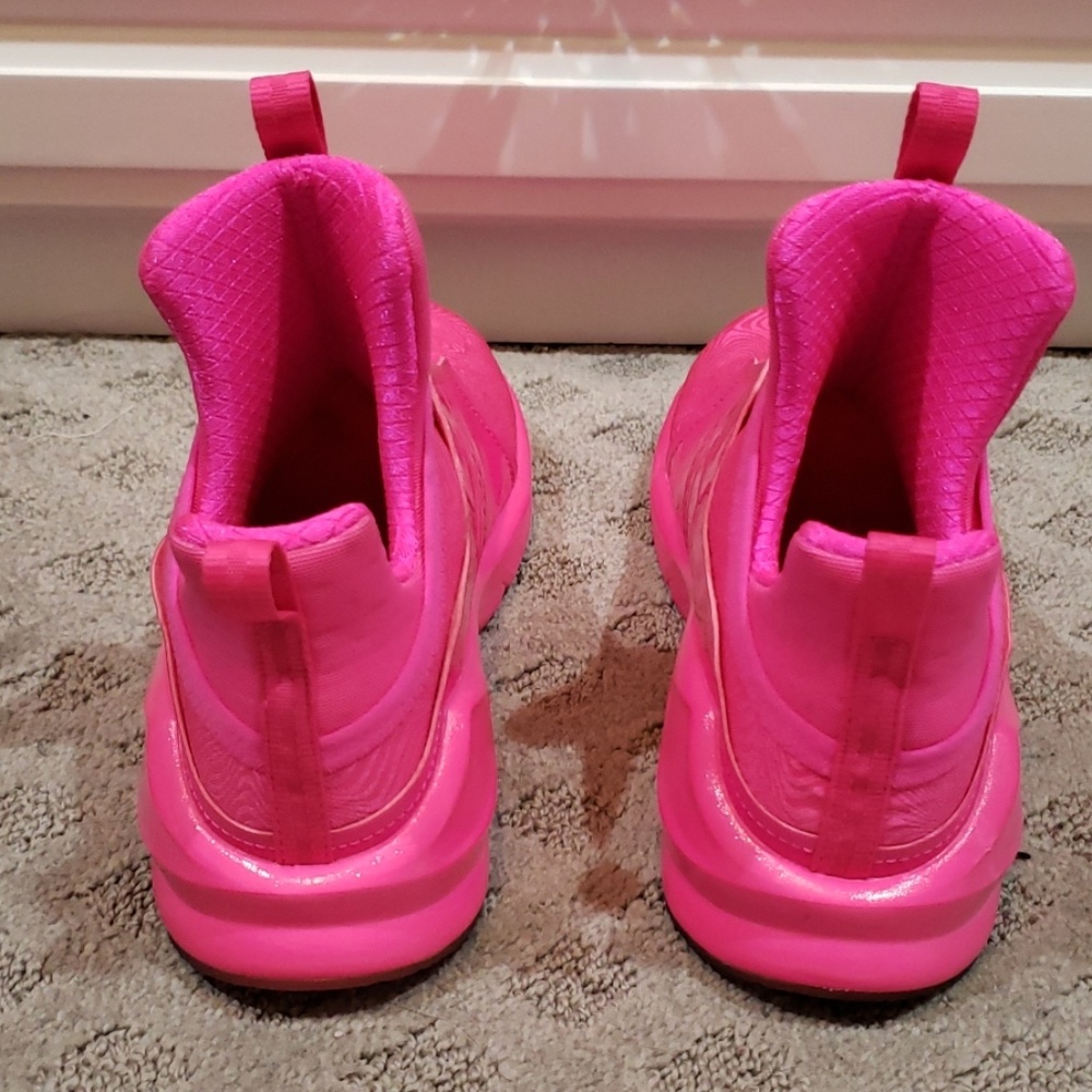 Sneakers - Picture 3 of 3